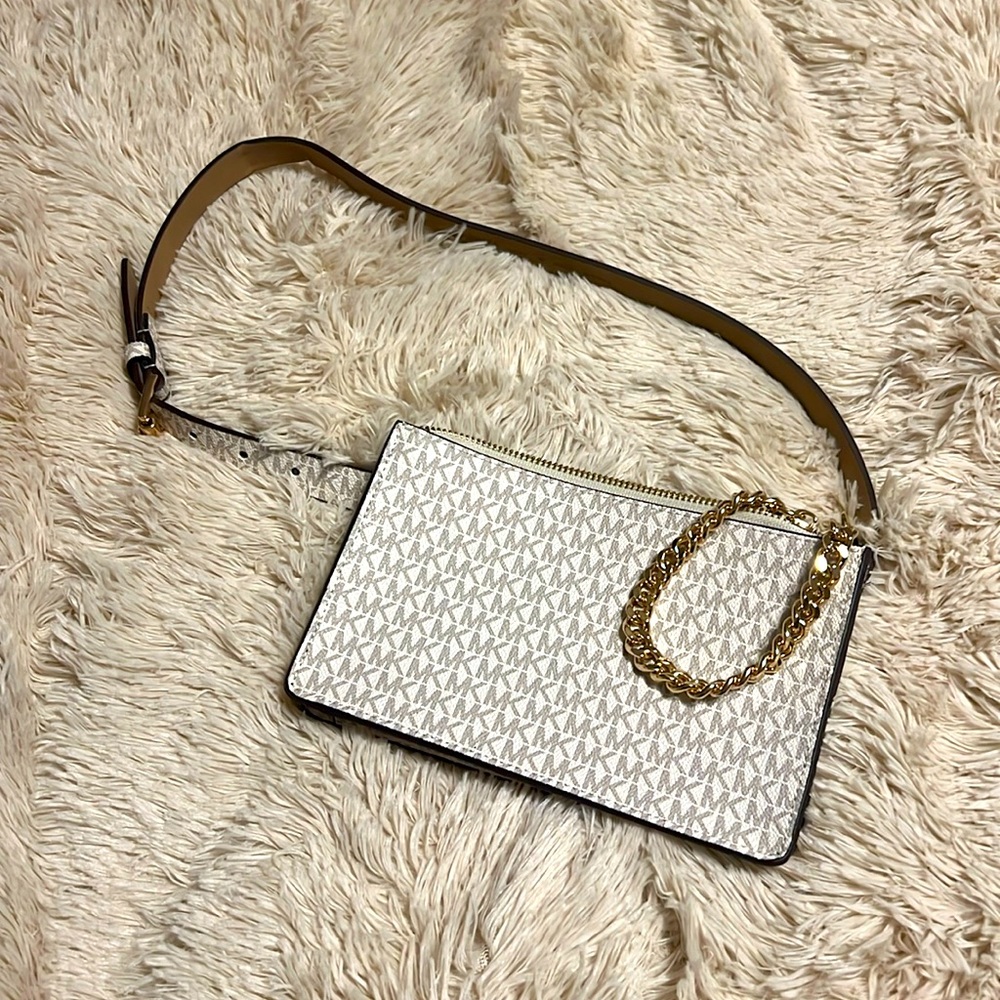 Michael kors belt bag size M